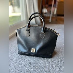 Dooney and Bourke Purse (black)